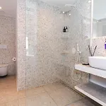 Villa Vistawave Sea View *