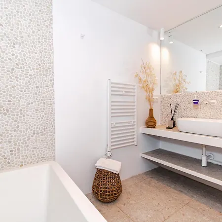 Vistawave Sea View *