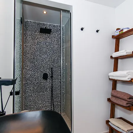 Vistawave Sea View *