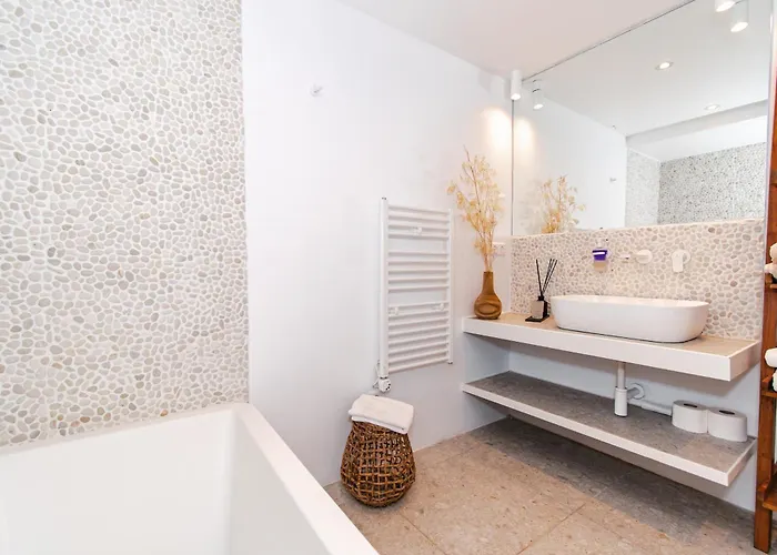 Vistawave Sea View *