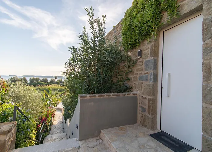 Vistawave Sea View Villa *